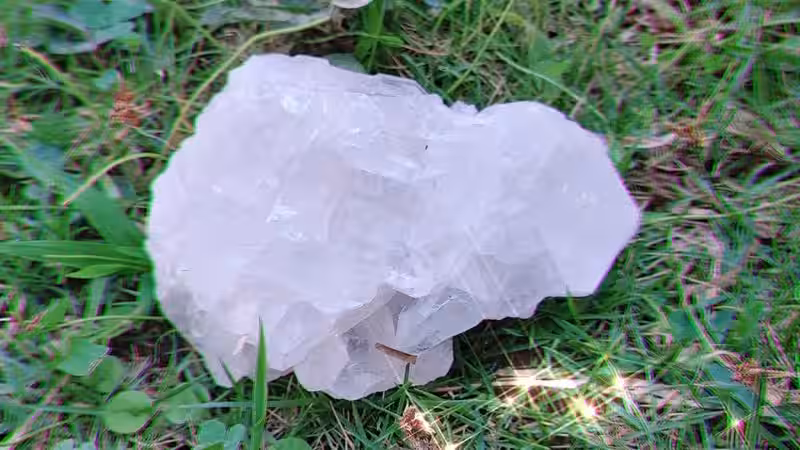 El Poder Curativo y Espiritual de las Piedras de Cuarzo Blanco